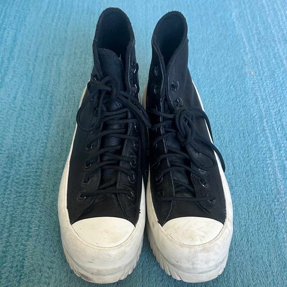 Converse All Star, size 9M Black High-Top Canvas Sneakers with White Platform